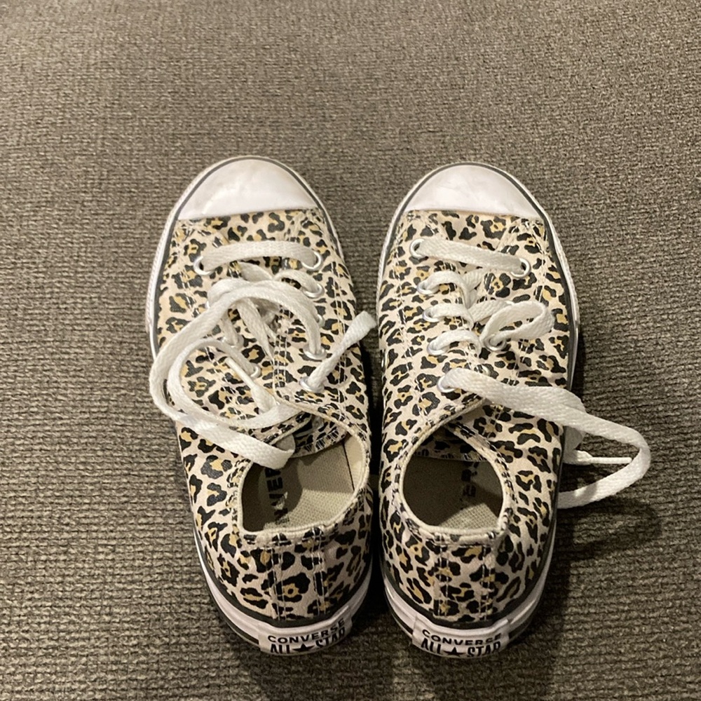 Girl converse cheetah shoes